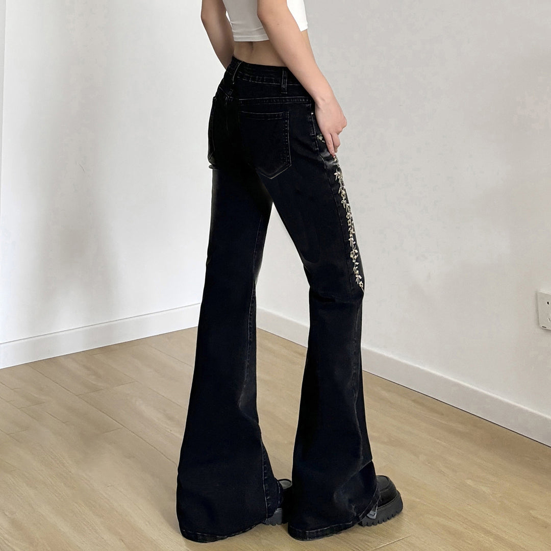 Damen Flared Jeans mit eleganter Blumenstickerei EB