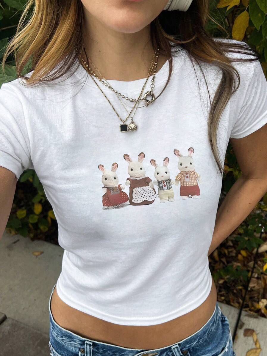 Damen T-Shirt mit künstlerischem Statement-Print und figurbetontem Schnitt EB