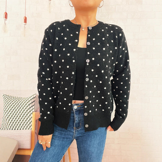 Damen Strickjacke mit modischem Punktemuster und komfortablem Schnitt EB
