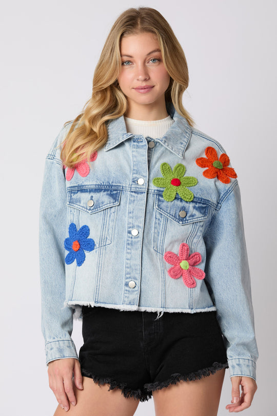 Damen cropped Jeansjacke mit bunten Football-Patches und lässigem Schnitt EB