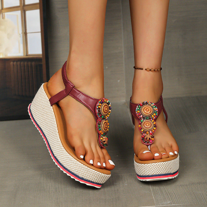 Damen Wedge-Sandalen mit dekorativem Schmuckdetail EB