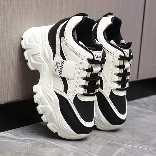 Damen Sportliche Chunky Sneakers mit innovativen Dämpfungselementen und rutschfester Sohle EB