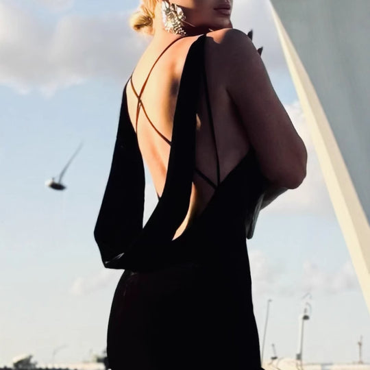 Damen Figurbetontes Abendkleid mit einzigartiger Blütenapplikation EB