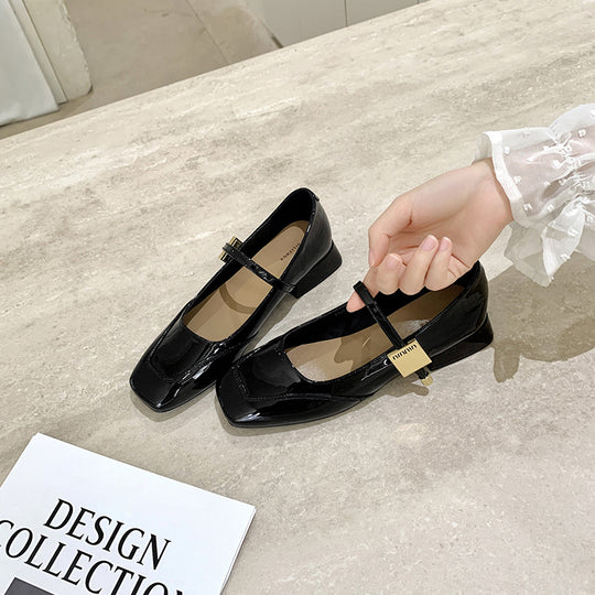 Damen Ballerinas mit glänzender Oberfläche und dekorativem Riemen EB