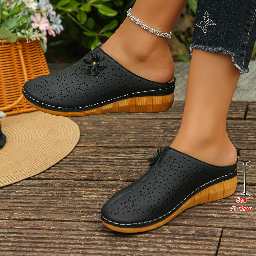 Damen Komfortable Clogs mit floralem Cut-Out-Design und anatomischer Innensohle EB