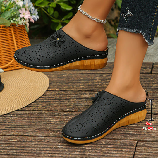 Damen Komfortable Clogs mit floralem Cut-Out-Design und anatomischer Innensohle EB
