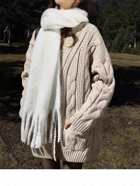 Damen Strickcardigan mit tiefem V-Ausschnitt und strukturiertem Zopfmuster EB
