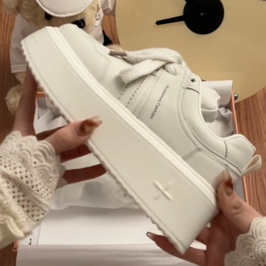 Damen Chunky Sneakers mit stabiler Plateau-Sohle und atmungsaktivem Obermaterial EB
