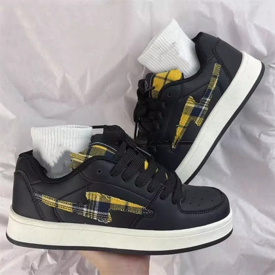 Damen Sportliche Sneakers mit grafischem Design EB
