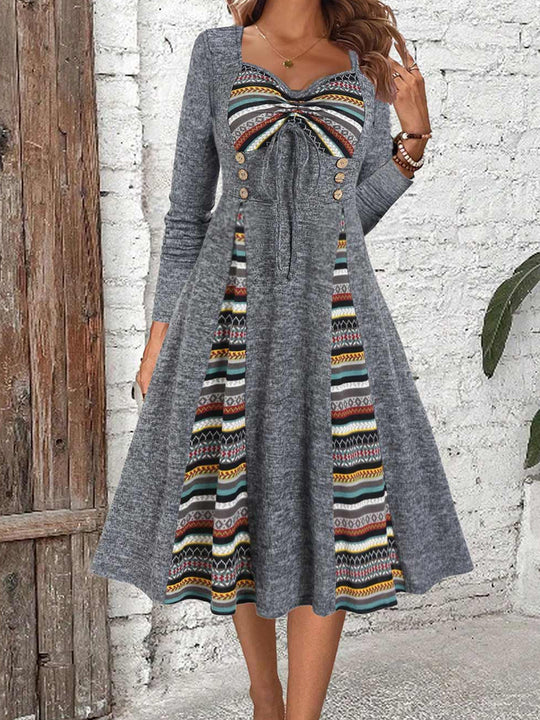 Damen Kleid mit einzigartigem Musterspiegel und knopfverzierter Taille EB