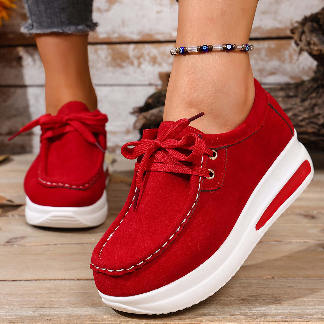Damen Sneakers mit luxuriösem Wildleder und dezenter Plateau-Sohle EB