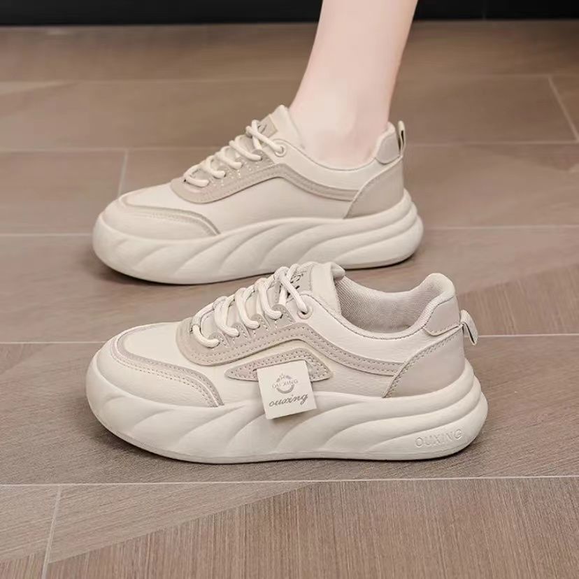 Damen sportive Sneakers mit atmungsaktiver Mesh-Oberfläche und dämpfender Sohle EB