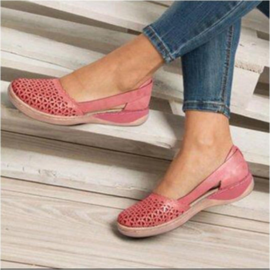 Damen bequeme und stilvolle Slipper mit perforiertem Design EB