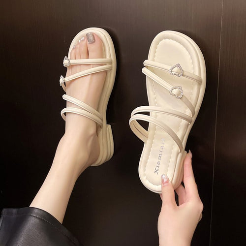 Damen elegante Riemen-Sandalen mit zierlichem Schmuckdetail EB