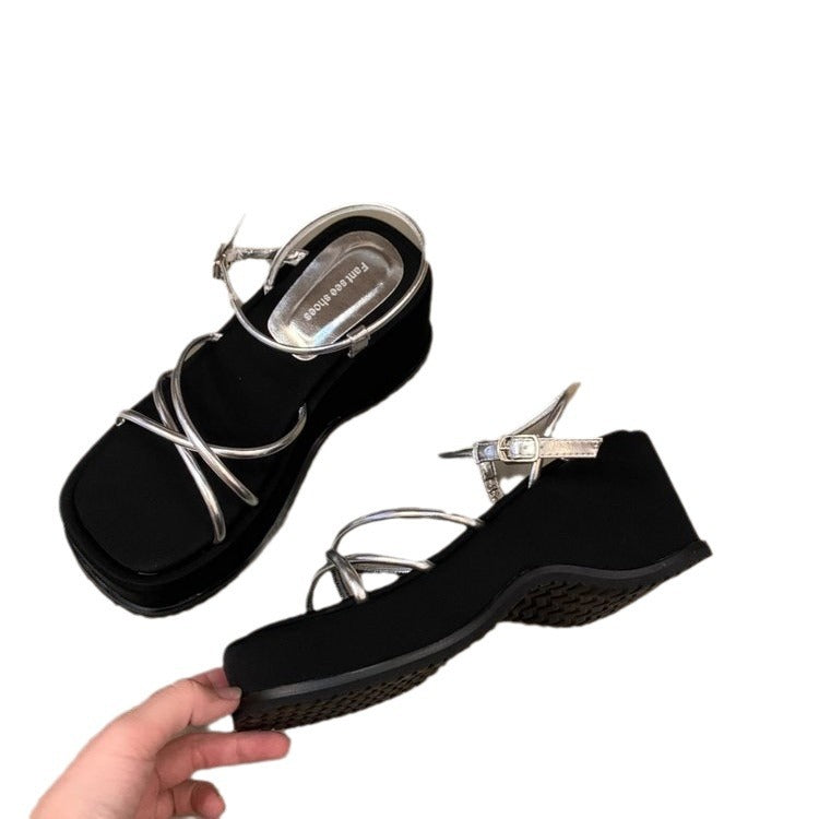 Damen Plattform-Sandalen mit verstellbarem Riemen und elegantem Metallic-Akzent EB