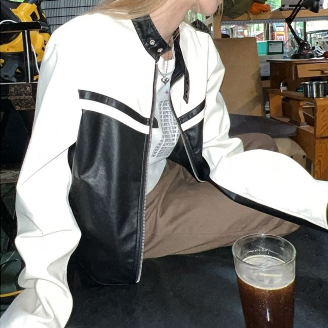 Damen stylische Sportjacke mit kontrastierenden Streifen und hochgeschlossenem Kragen EB