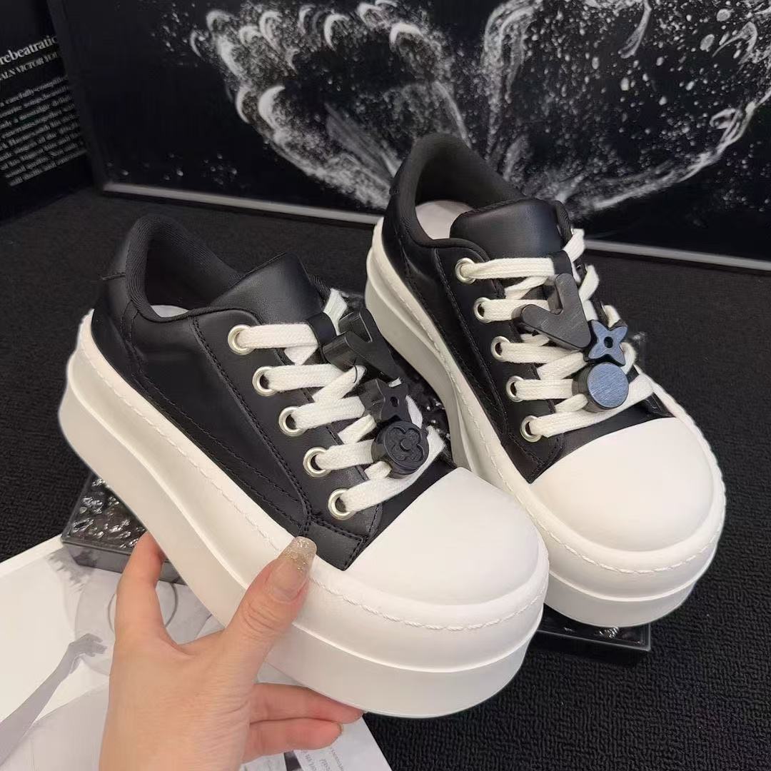 Damen Plateau Sneaker mit trendigem Design und elastischen Schnürsenkeln EB