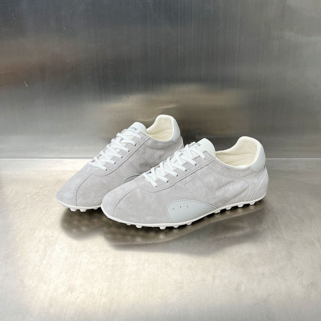 Damen Sportliche Sneaker mit luxuriösem Wildleder und innovativer Sohlenkonstruktion EB