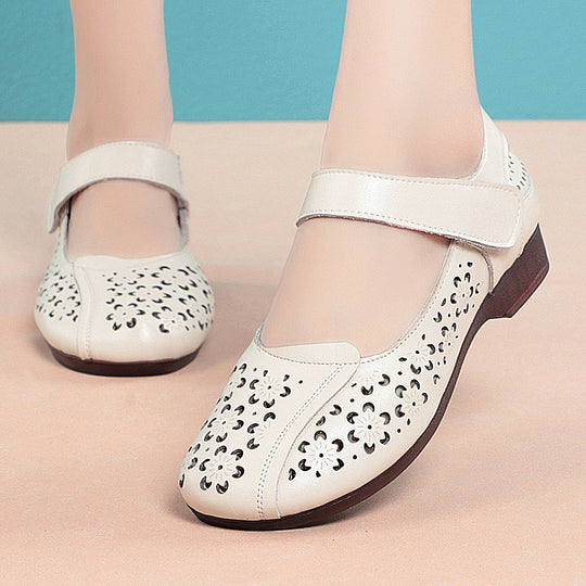 Damen Komfortable Mary Jane Ballerinas mit dekorativen Blumenperforationen und verstellbarem Riemen EB