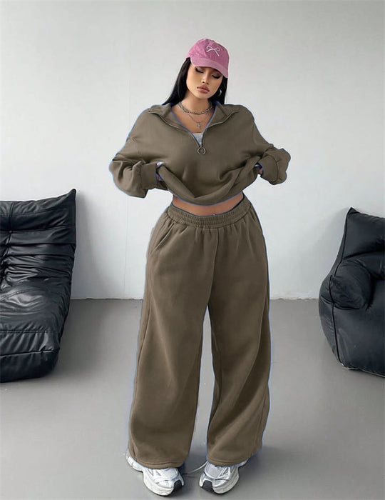Damen Samt-Cropped-Ziphoodie und weit geschnittene High-Waist Palazzo-Jogginghose Eichborn Berlin