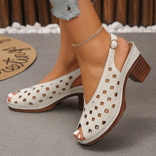 Damen Sandalen mit verziertem Schnitt EB