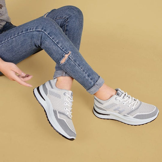Damen Lauf-Sneaker mit atmungsaktivem Gewebe und stoßdämpfender Sohle EB
