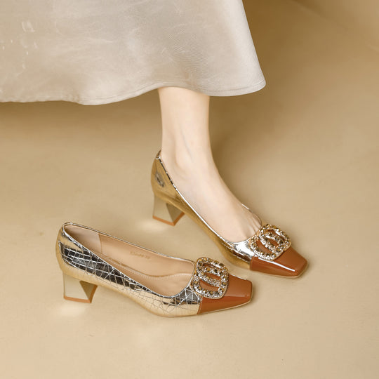 Damen elegante Pumps mit funkelndem Schmuckdetail und quadratischem Absatz EB