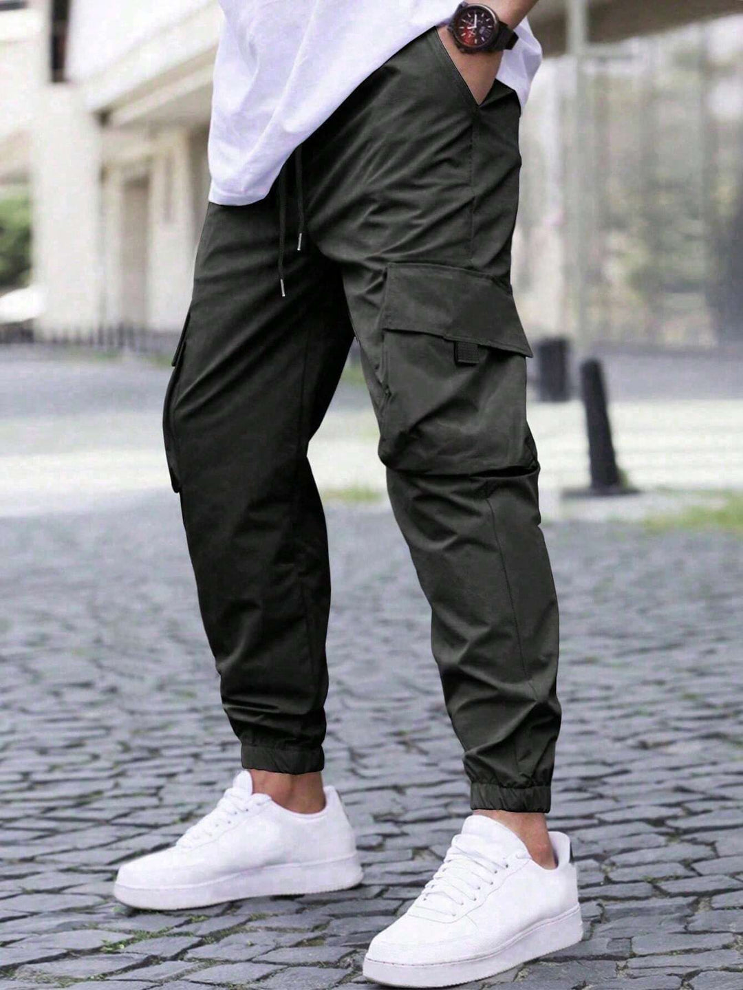 Herren nan technische Travel-Joggerhose mit integriertem Sicherheitsfach elastischem Tunnelzugbund und wasserabweisender Beschichtung EB