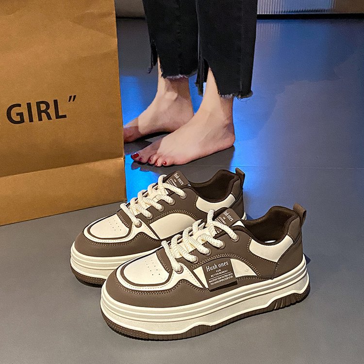 Damen Komfortable Freizeitsneaker mit verstärktem Obermaterial und stoßdämpfender Sohle EB
