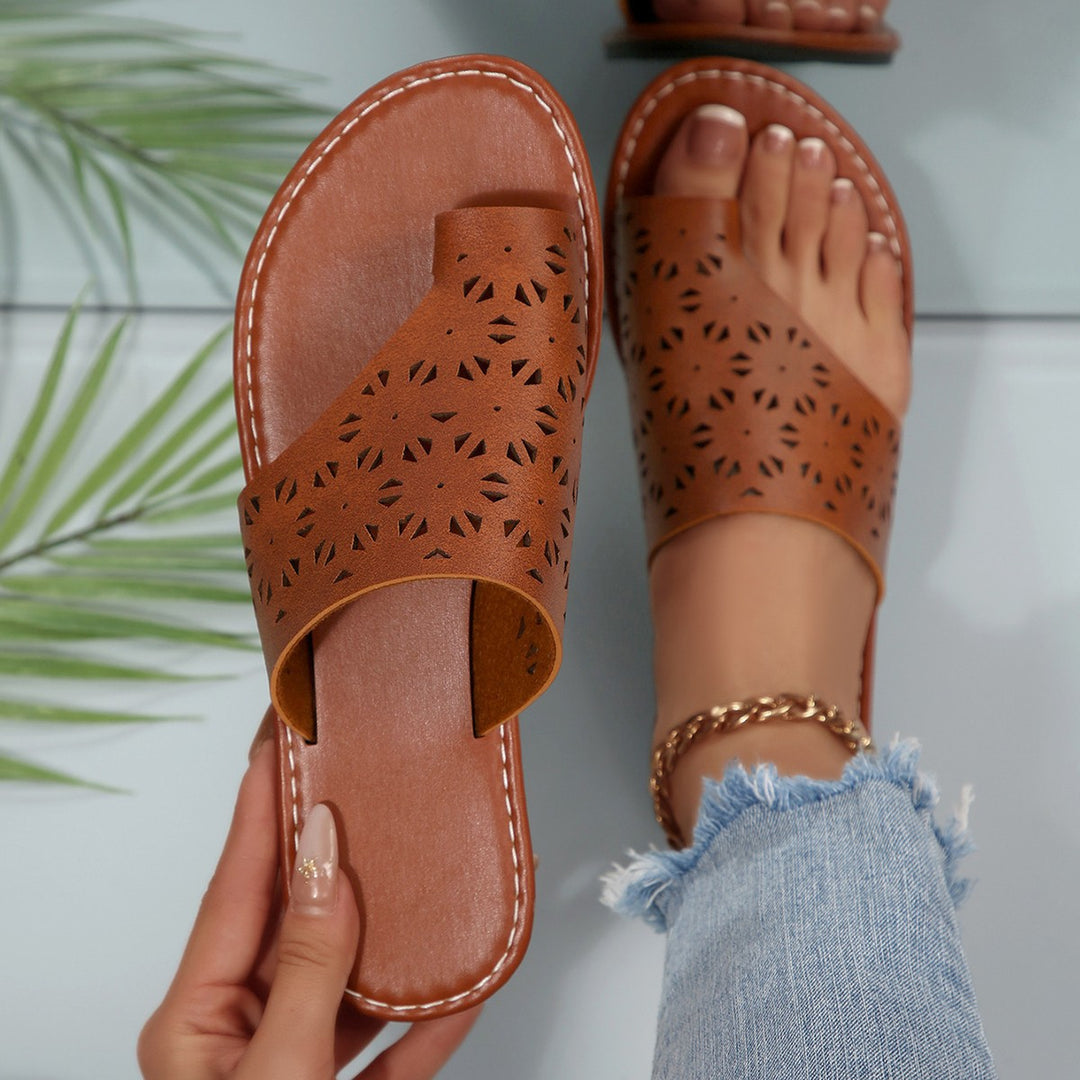 Damen Offene Sandalen mit feinem Cut-Out Design und gepolstertem Fußbett EB