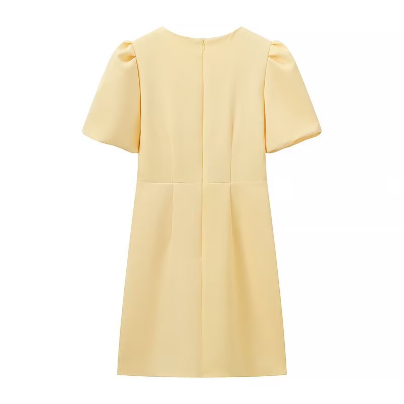 Damen Kleid mit verspieltem Rüschendesign und eleganten Schleifendetails EB