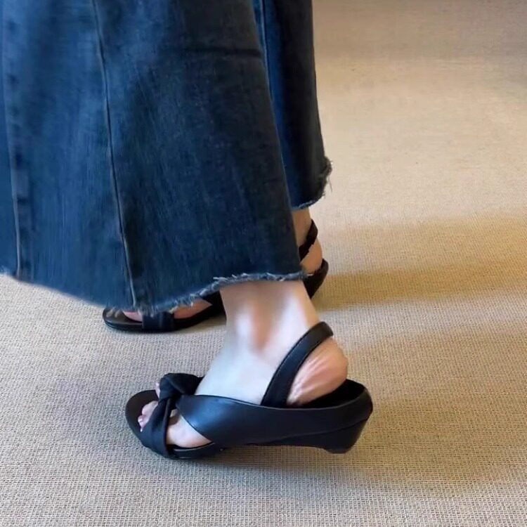 Damen Slingback-Sandalen mit modischem Knoten-Detail und komfortabler Fußbettgestaltung EB