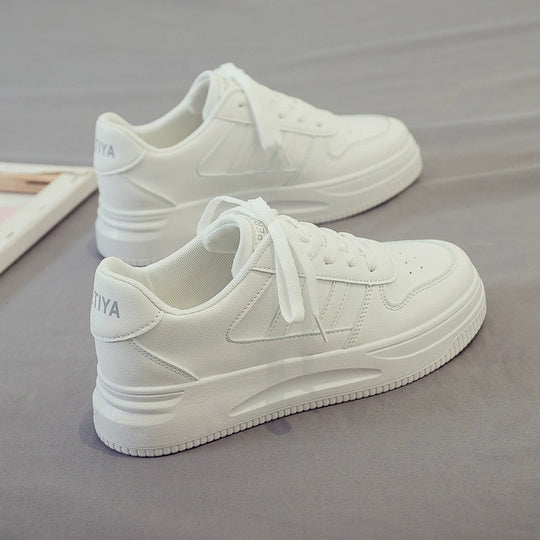 Damen Sportliche Sneakers aus hochwertigem Kunstleder mit rutschfester Laufsohle EB
