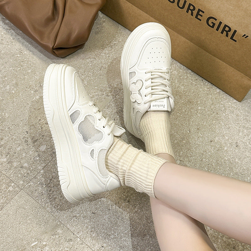 Damen Sneakers mit luftiger Mesh-Oberfläche und komfortabler Plateausohle EB