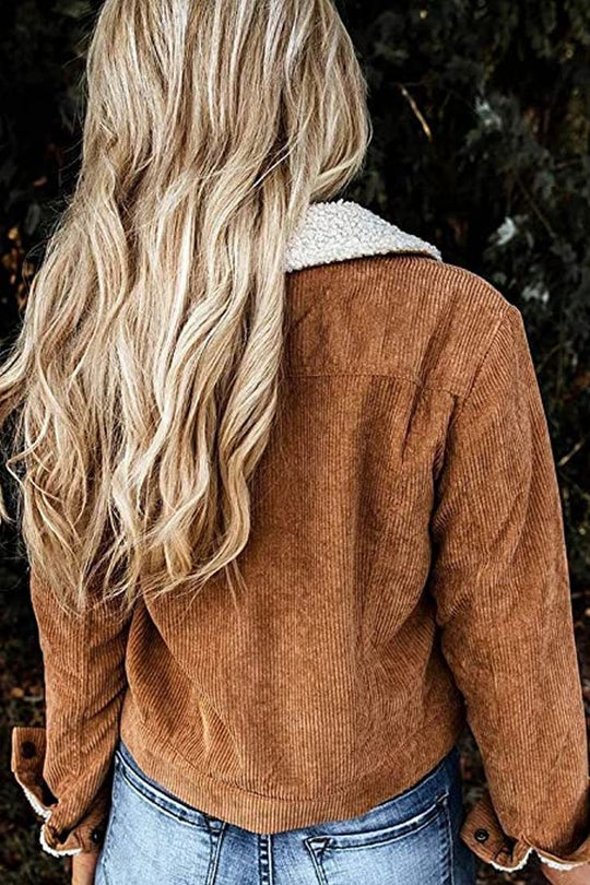 EB | Kurze Jacke Im Lässigen Stil