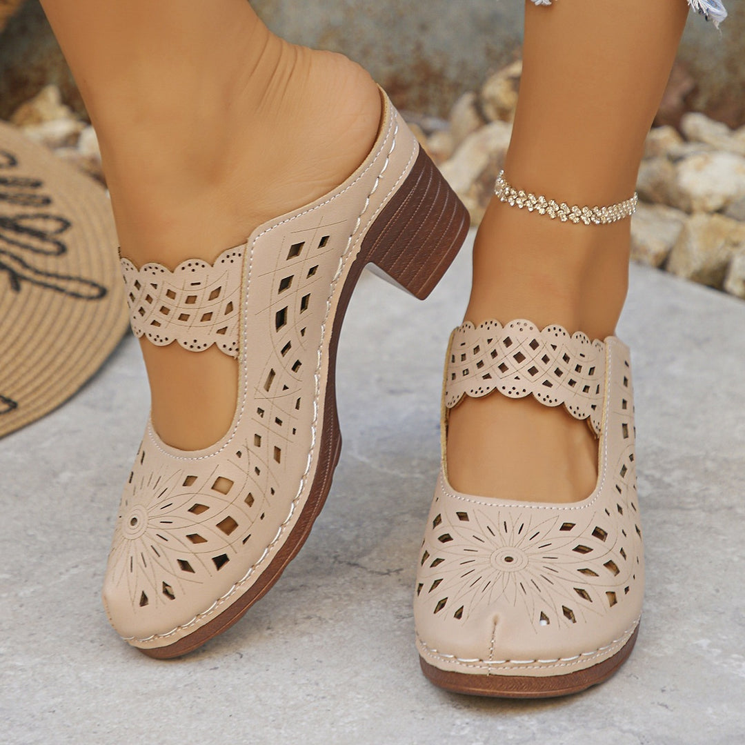Damen Offene Clogs mit filigranem Muster und holz-ähnlichem Absatz EB