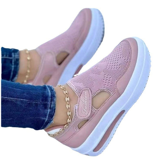 Damen Slip-On Keil-Sneaker mit luftiger Strickoberseite, Cut-Out-Details und Klettverschluss EB