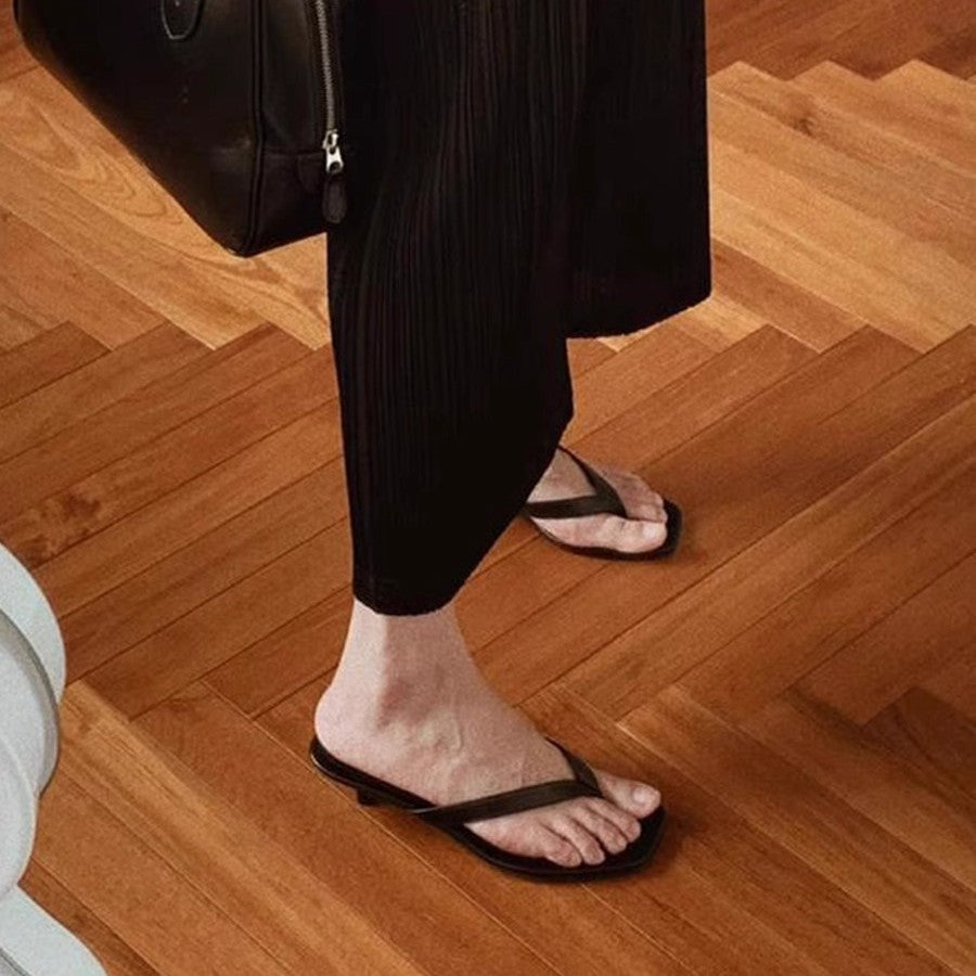 Damen elegante Strandsandalen mit schmalen Riemen von EB