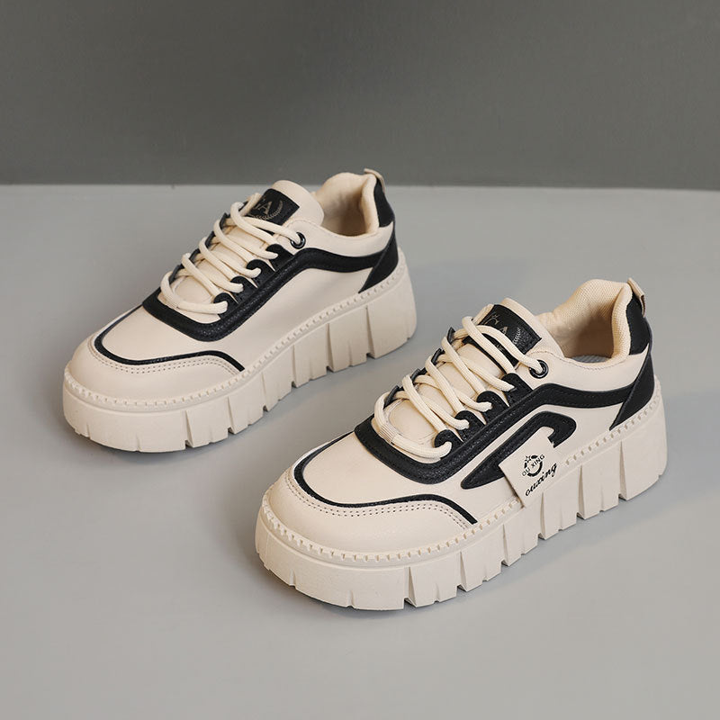 Damen Plateau Sneakers mit geschäumter Laufsohle und modernem Design EB