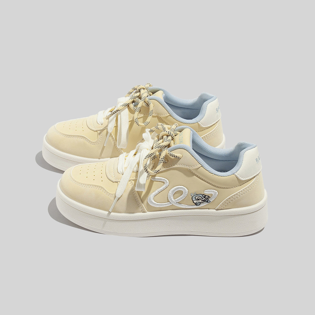 Damen Komfortable Freizeitsneaker mit modischem Stickereidesign EB