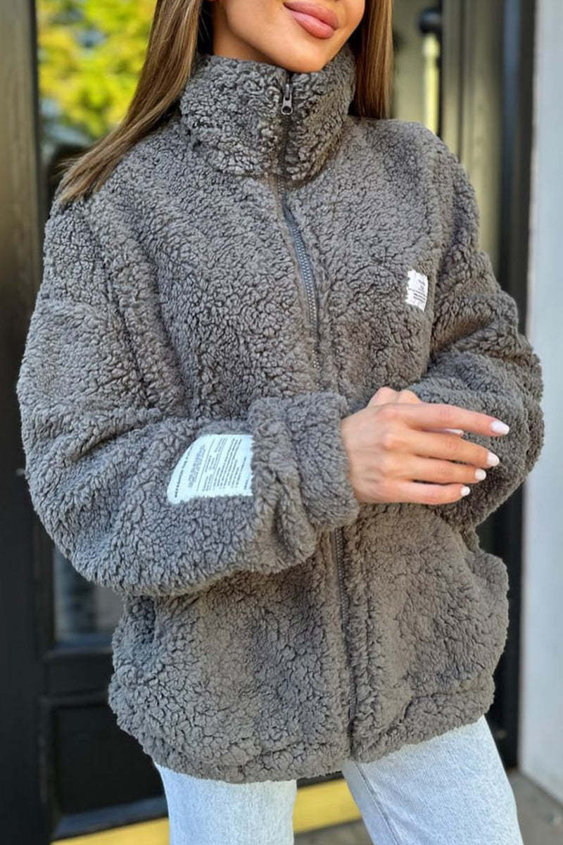 Damen Kuschelige Fleecejacke mit praktischen Taschen und hohen Kragen EB