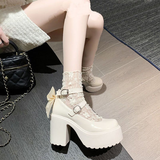 Damen Plateau-Pumps mit dekorativem Riemchen und eleganter Schnalle EB