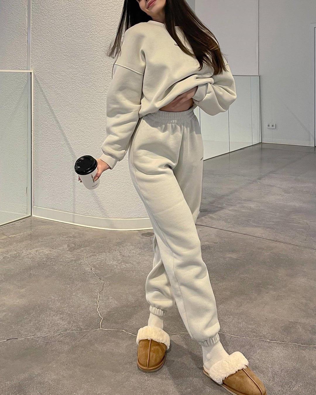 Damen nan Oversized kurz geschnittenes Sweatshirt mit High Waist Fleece Jogginghose Set EB