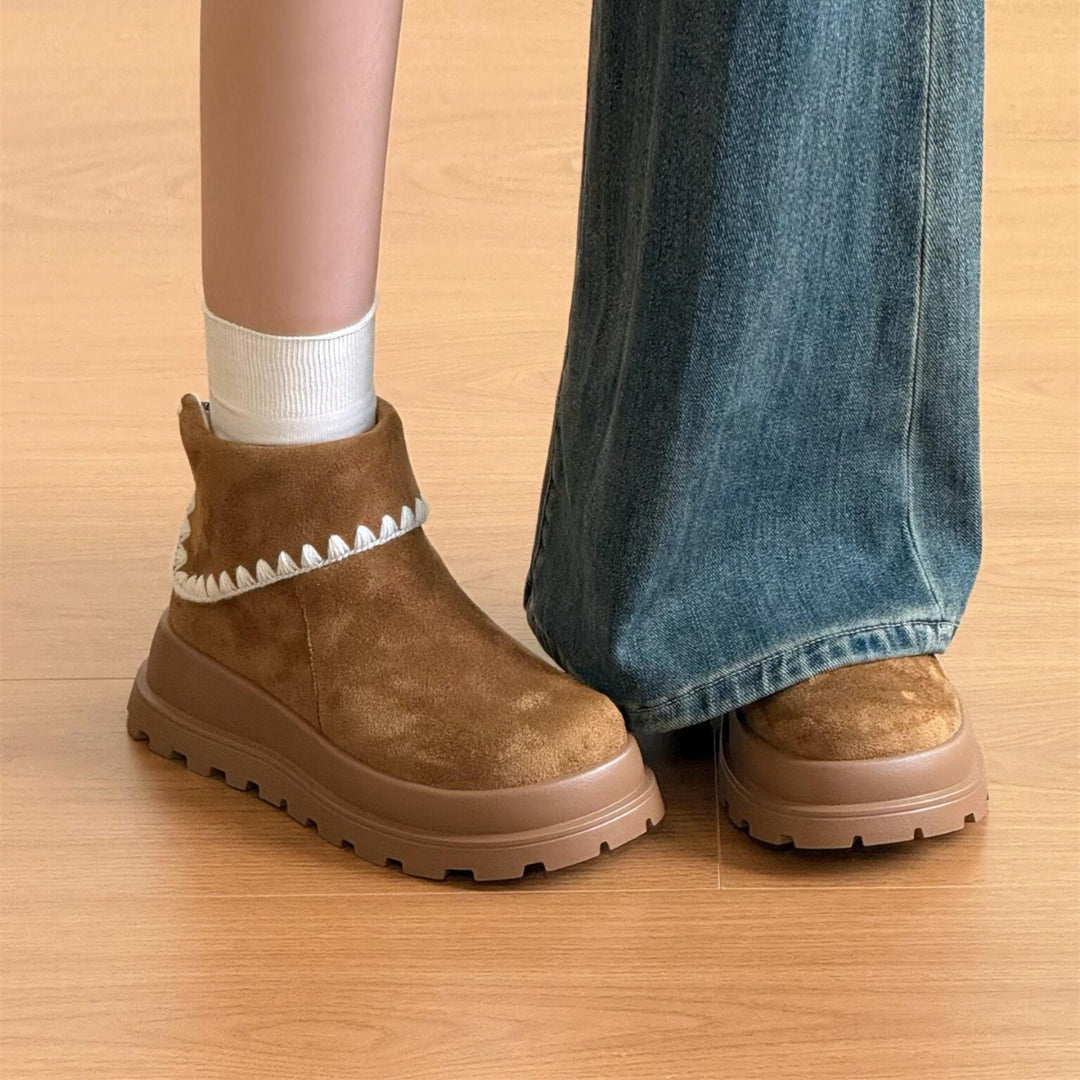 Damen Stiefeletten aus weichem Wildleder mit Dekorativem Rippensaum EB