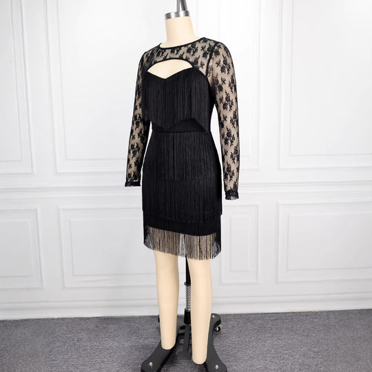 Damen Figurnahes Kleid mit fransigen Details und transparenten Spitzenärmeln EB