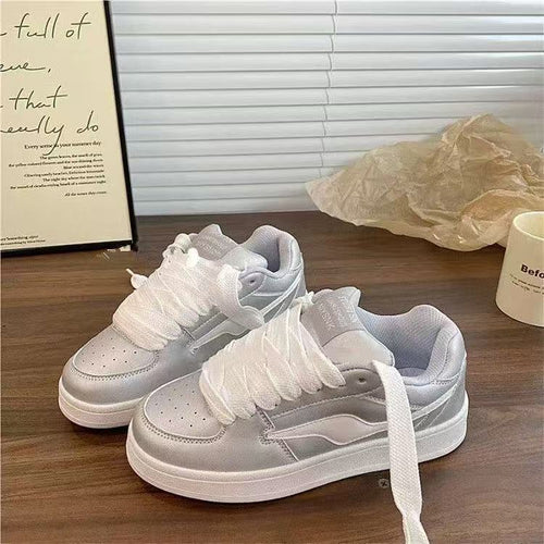 Damen Bequeme Sneaker mit modernem Obermaterial und gepolsterter Sohle EB