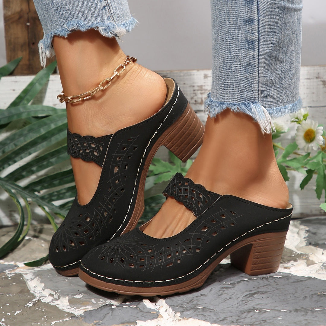 Damen Modische Clogs mit floralem Cut-Out-Design und komfortablem Blockabsatz EB