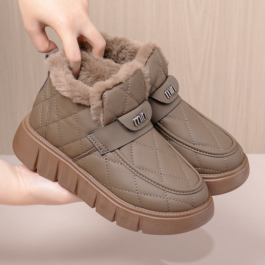 Damen Weiche und gefütterte Winterstiefel mit praktischer Klettverschlussfunktion EB