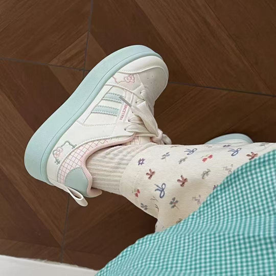 Damen Sneakers mit verspieltem Design von EB
