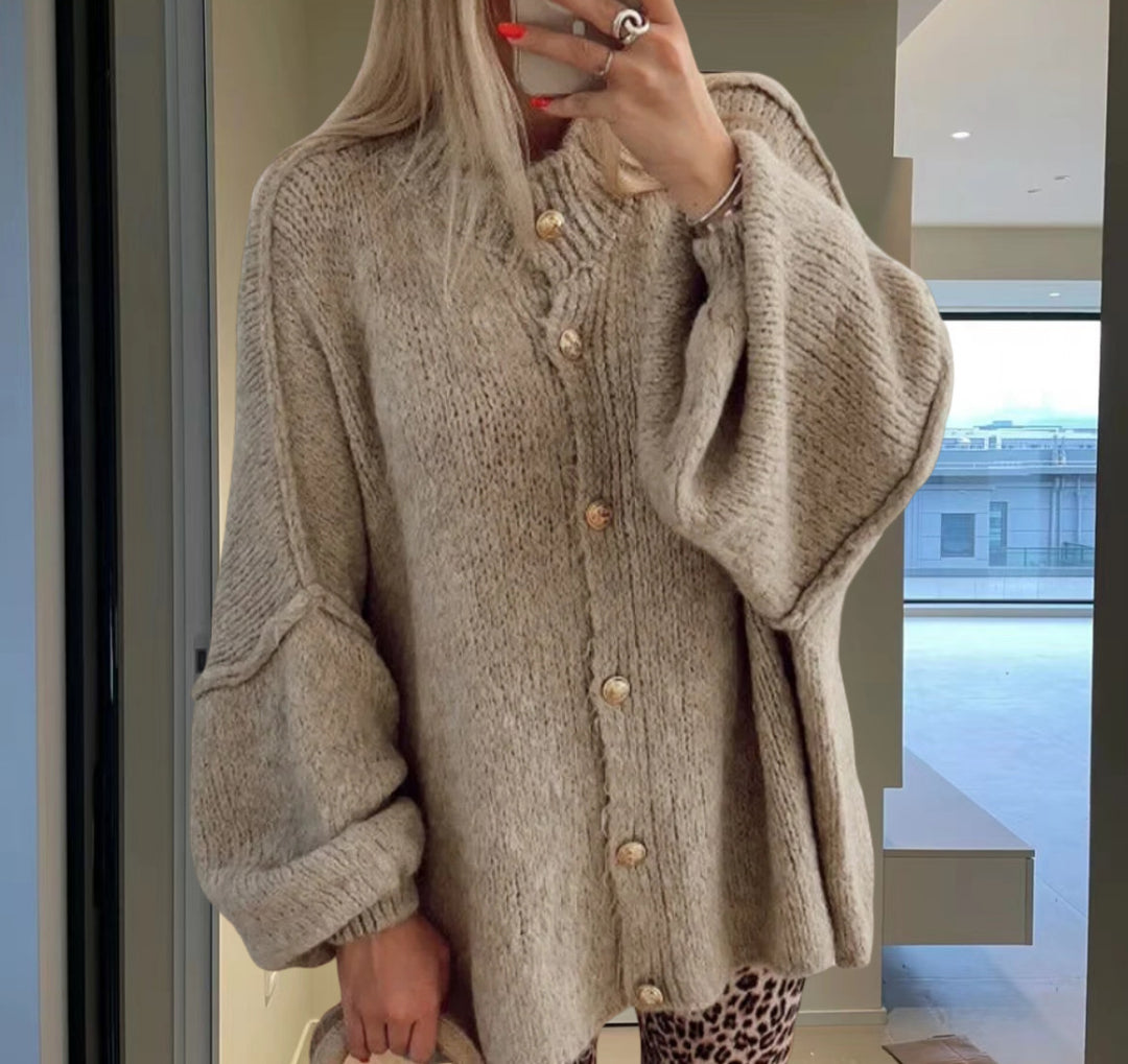 Damen Strickjacke mit weiten Ärmeln und Knopfdetails EB